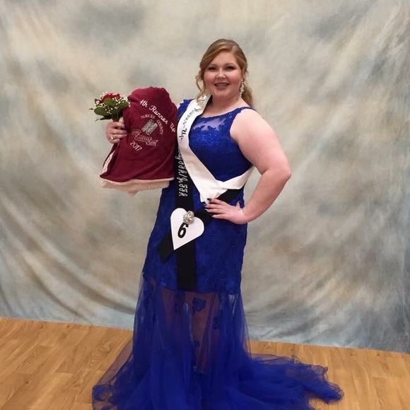 Plus size prom/pageant dress - Picture 3 of 5